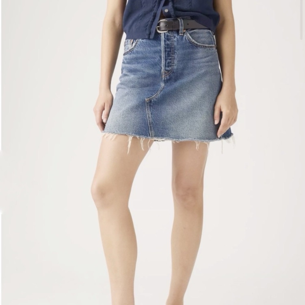 Levi's Deconstructed Skirt Size 26 100% Cotton Denim Mini Raw Frayed Hem Icon